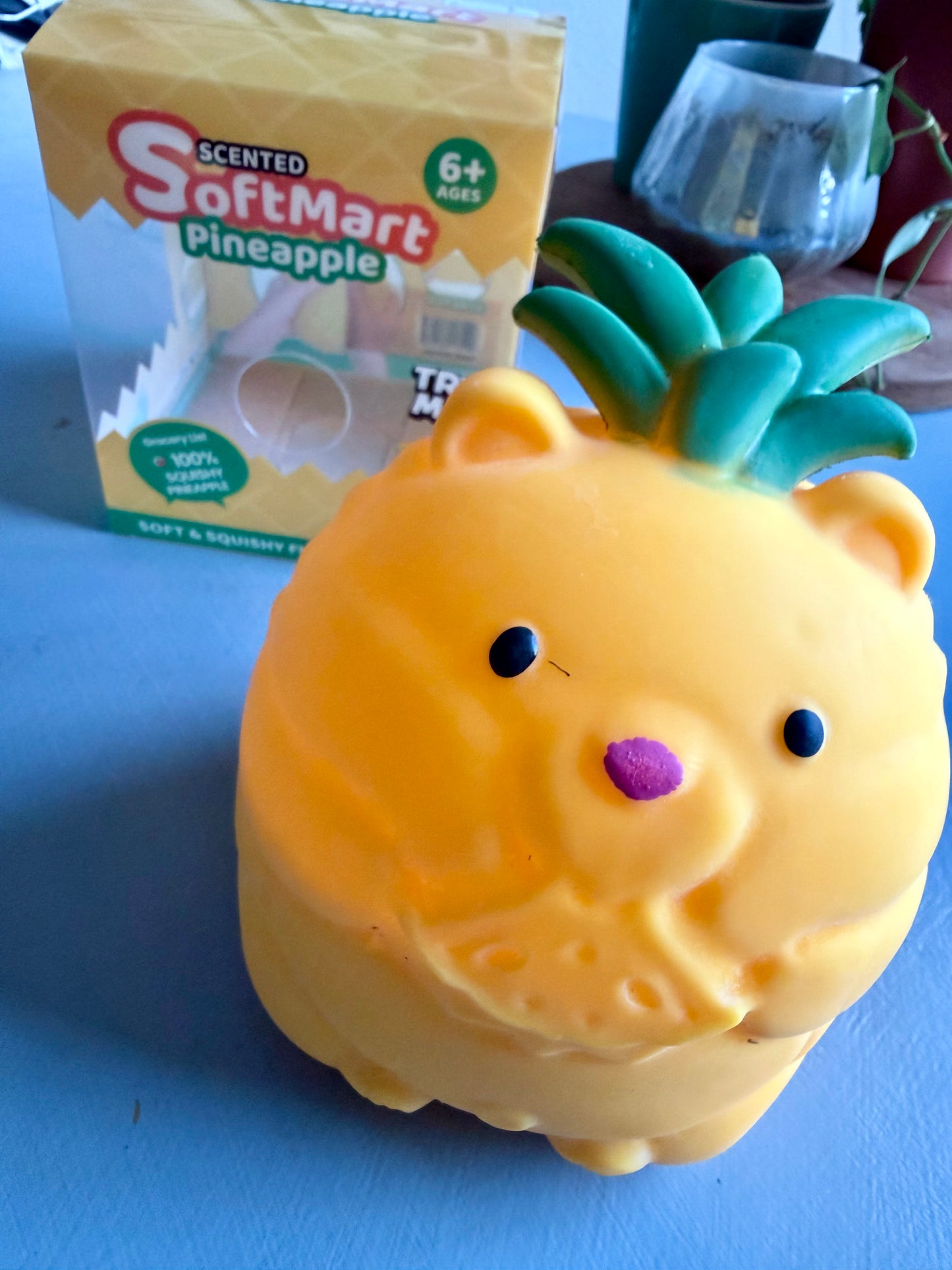 Squish giant pineapple