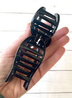 Bow claw clip