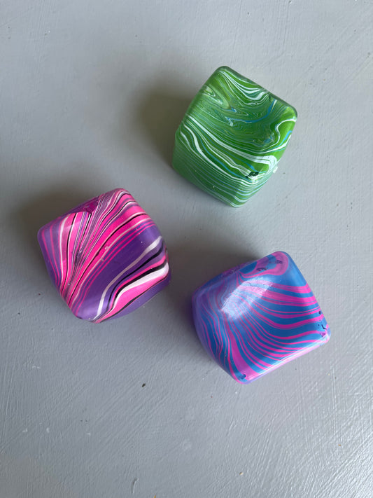 Swirl cube squish